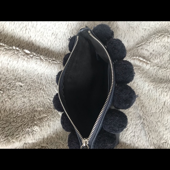 French Connection Large wristlet - Picture 2 of 4